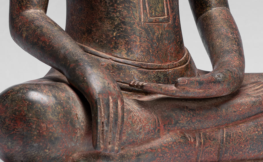 Buddha-Statue – sitzende Erleuchtungs-Buddha-Statue aus Bronze im antiken Thai-Stil – 47 cm.