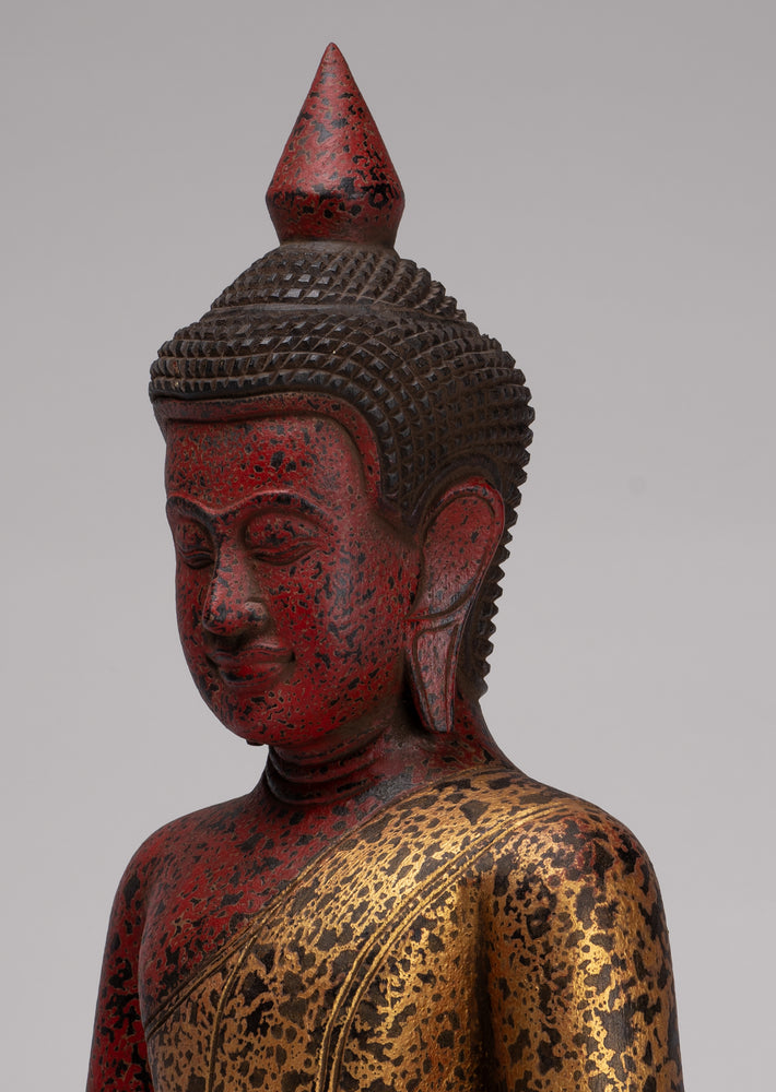 Buddha-Statue – Antiker Khmer-Stil, Südostasien, sitzende Meditations-Buddha-Statue aus Holz – 49 cm.